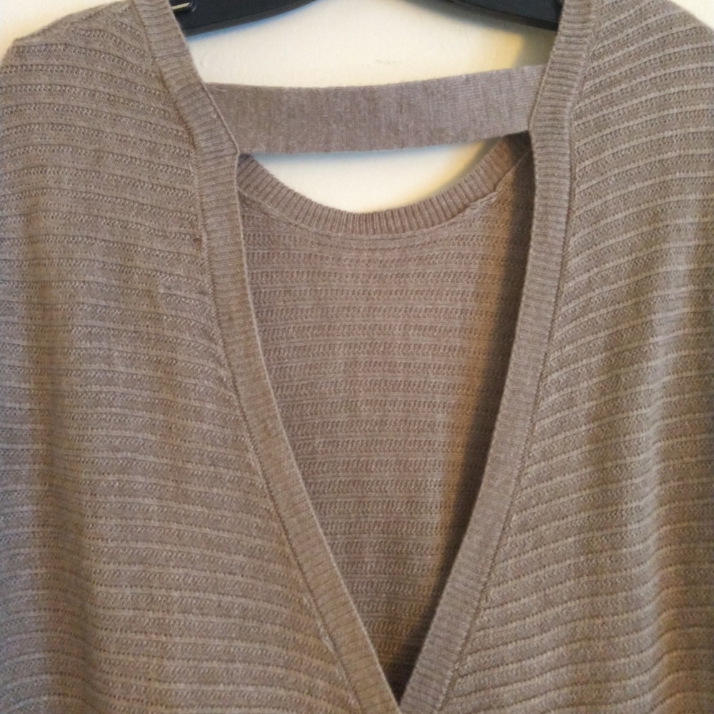 New York & Co open back sweater - Picture 4 of 5